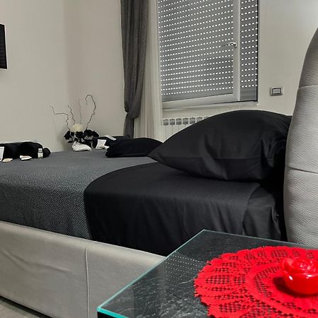 Holiday Home Un Posto Solare เนเปิลส์ ภายนอก รูปภาพ