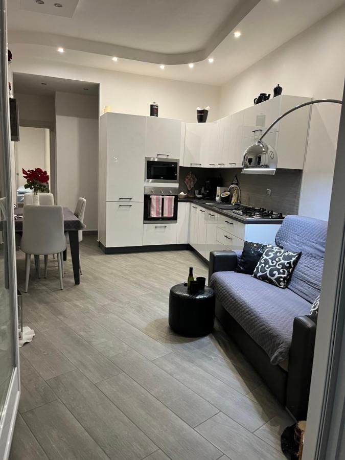 Holiday Home Un Posto Solare เนเปิลส์ ภายนอก รูปภาพ